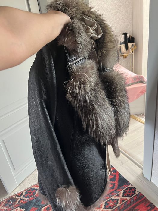 Подам дубленку с песцом