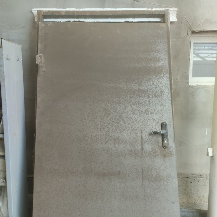 Продам двери, железные, подъездные