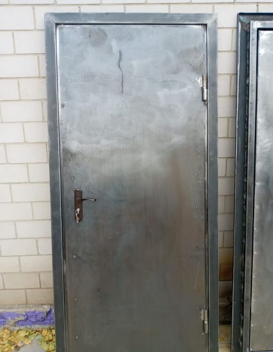 Продам железные двери