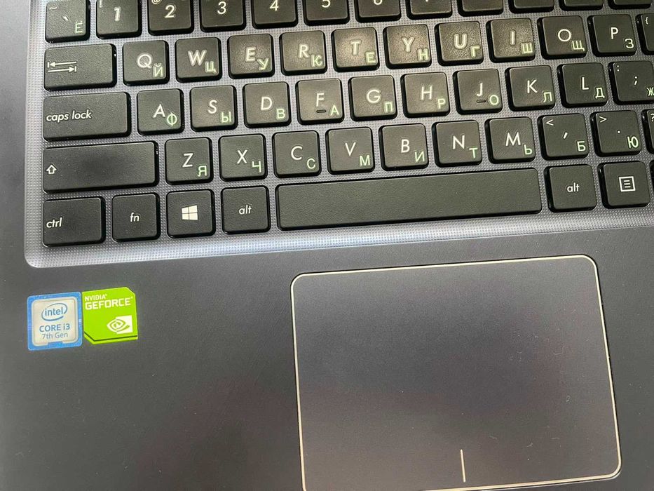 ноутбук ASUS VivoBook