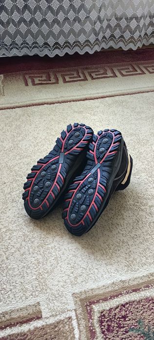 Продам ботинки мужские