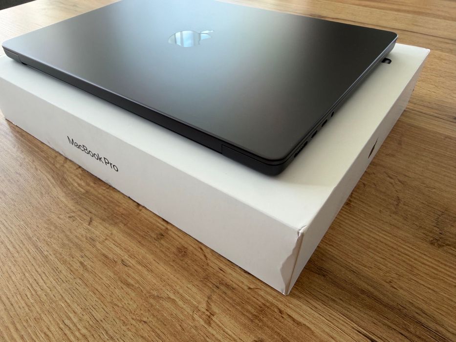 MacBook Pro 14" M4 PRO Chip 14-CPU/ 20-GPU/ 24GB RAM/ 1TB SSD