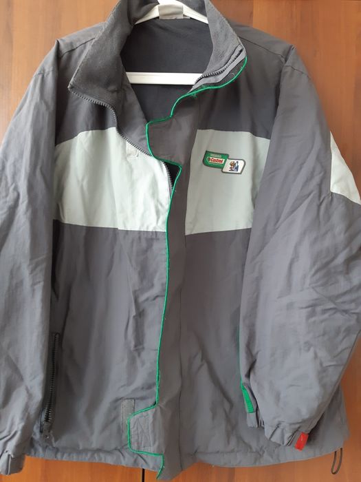 Продам рюкзаки,куртки,бейсболки