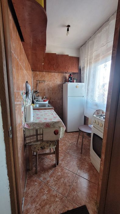 Închiriez  garsonieră  1 200 lei