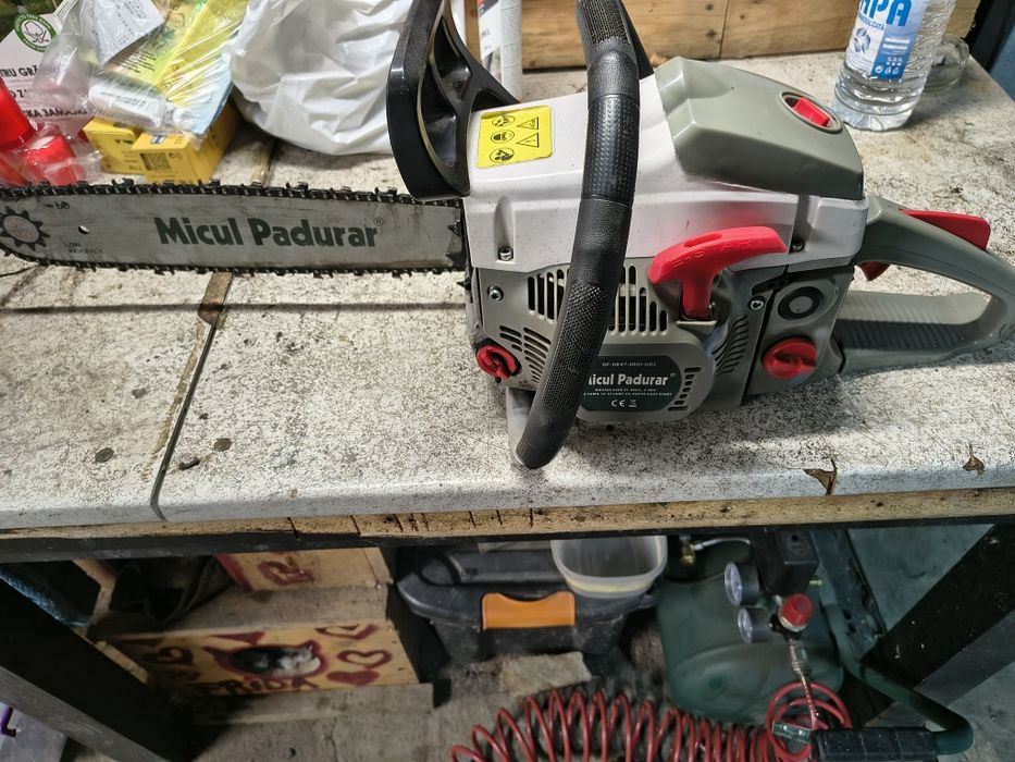 Drujba motofierastrau folosită puțin