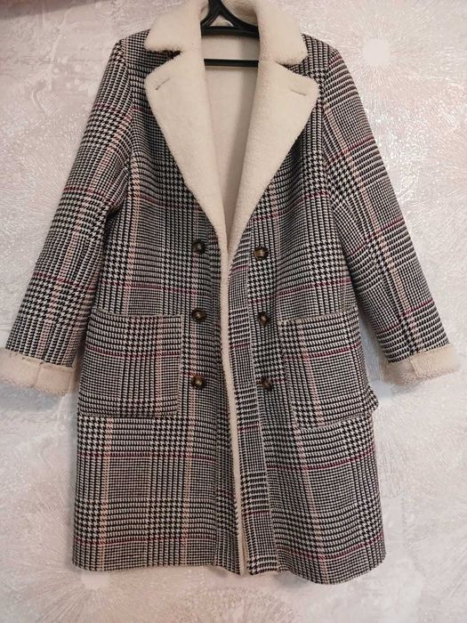 Продам пальто на осень