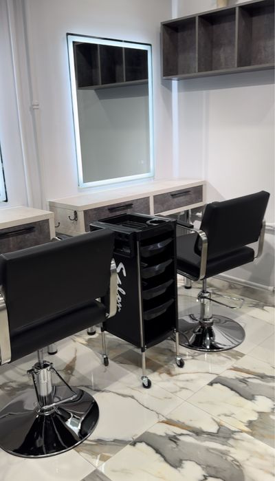 Сдам в аренду парихмахерское место!