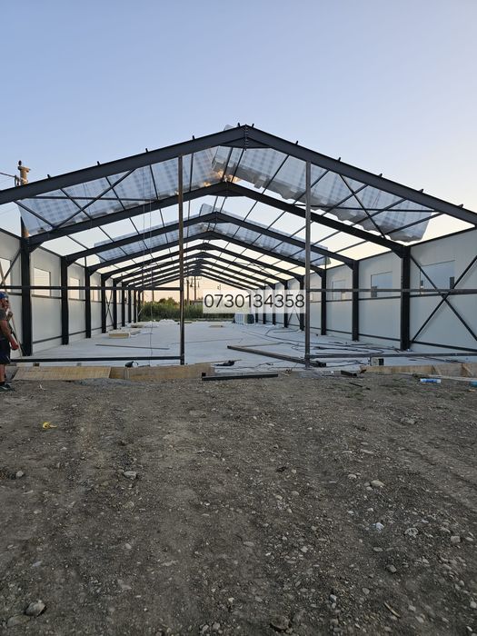 Vând structura metalica