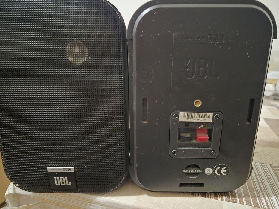 Boxe JBL Control One