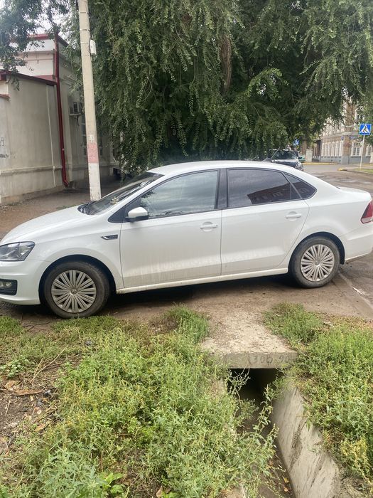Продам фольксваген поло 2018