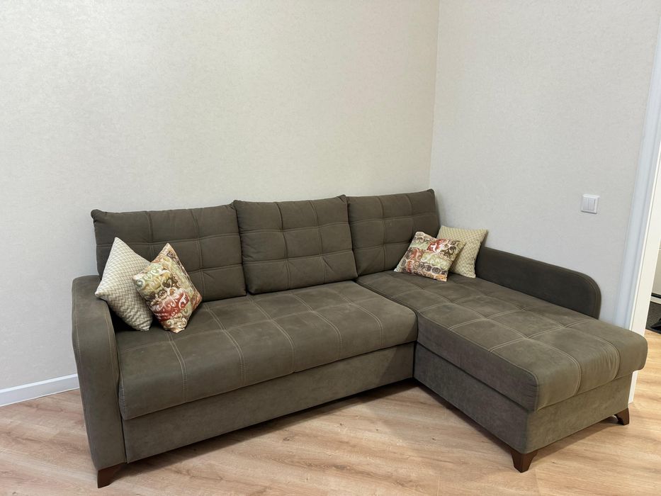 Продам диван в гостинную