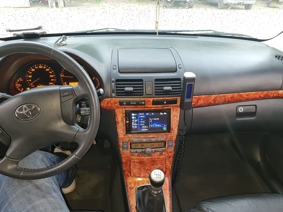 Dezmembrez Toyota Avensis T25  2008