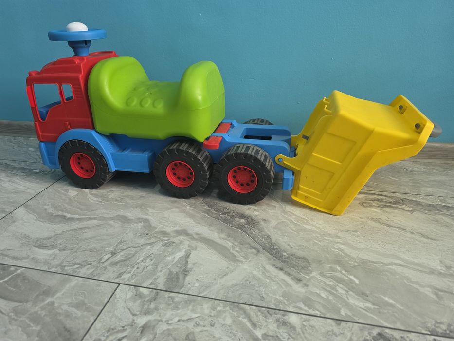 Детска играчка DOLU Камион Ride-On