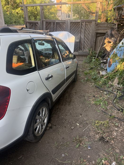 Продам Лада Калина кросс 2015 год