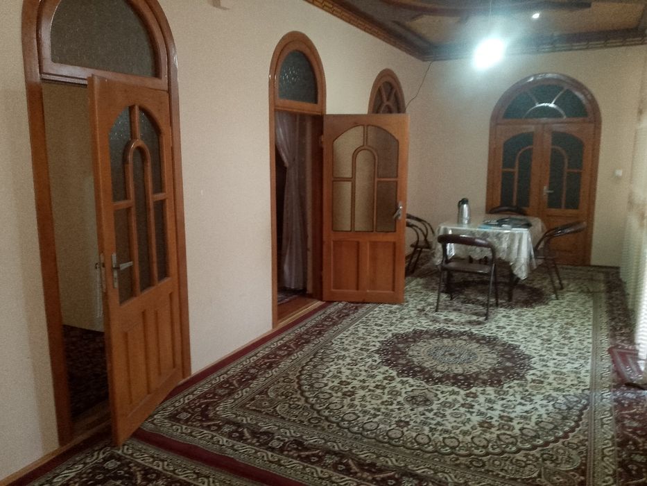 Уй сотилади, 12 сотих, мевали дарахтлар хосилга кирган. Хужахуросон