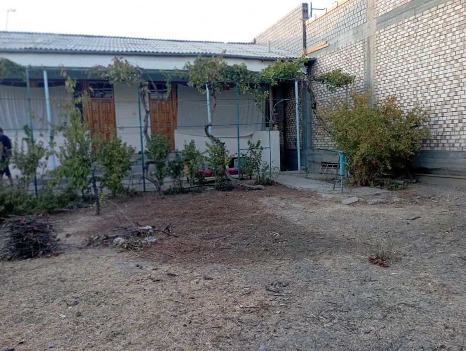 Amir temur mahalada uchaska sotiladi 6.2 sotok