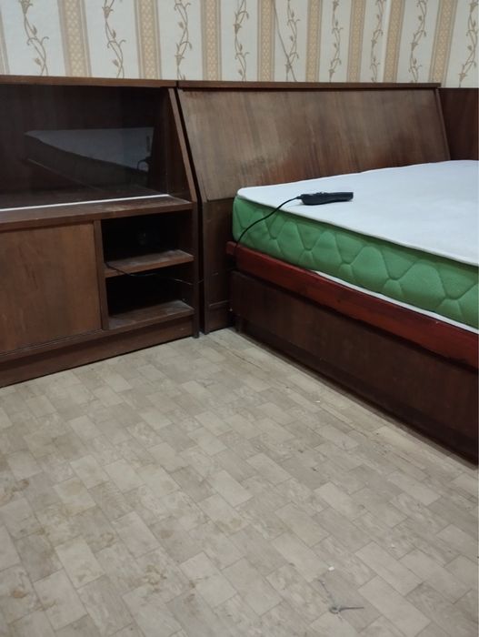 Спалня с масажиращ матрак + голям гардероб + шкаф