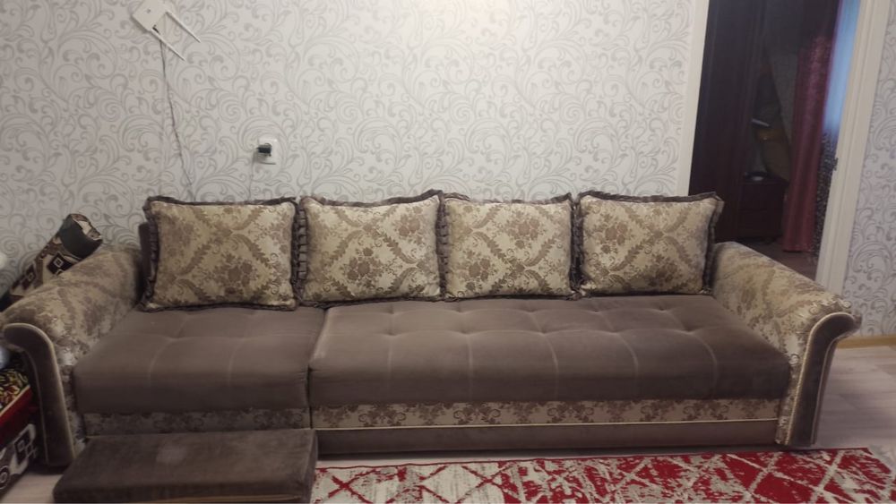 Продам диван в отличном состояний