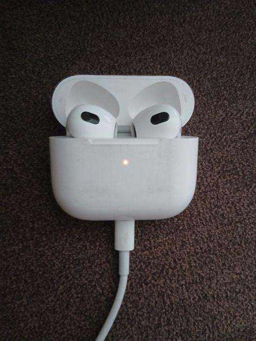 Airpods pro продам и airpods