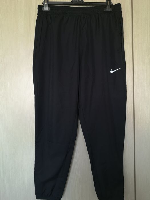 Pantaloni trening sport barbati Nike dry-fit M si L textili
