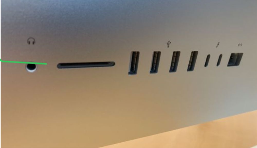 Продам iMac (Retina 4K, 21,5 дюйм)