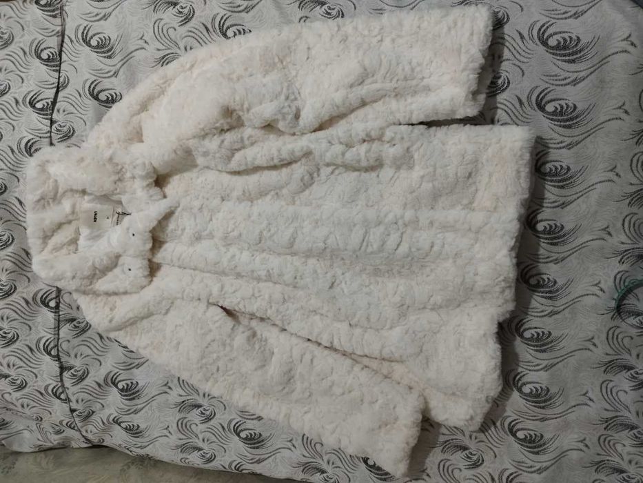 Новое пальто-шубка из искусственного меха. Скидка!