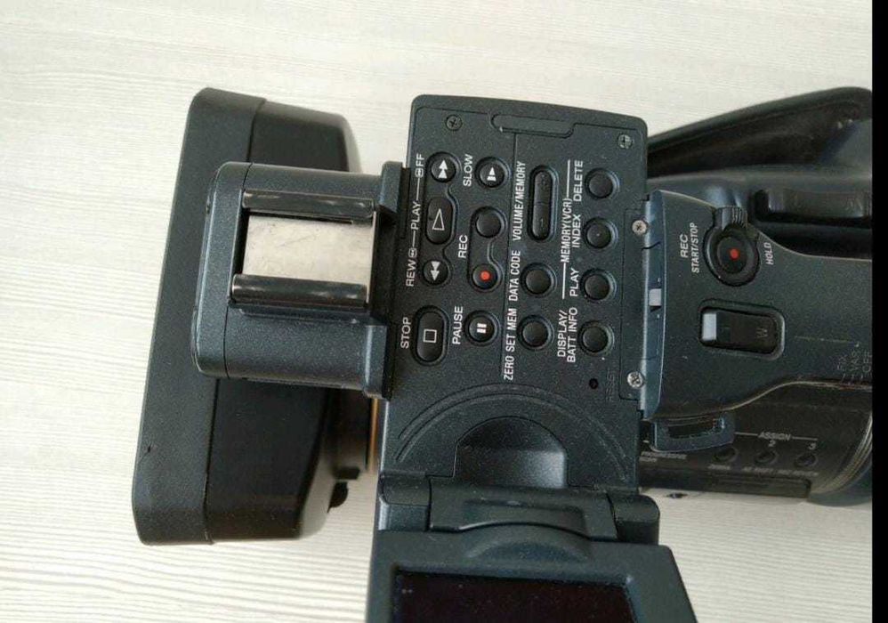 Видеокамера sony fx1000 сотилади холати зур