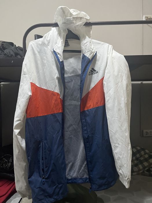 Продам ветровку Adidas