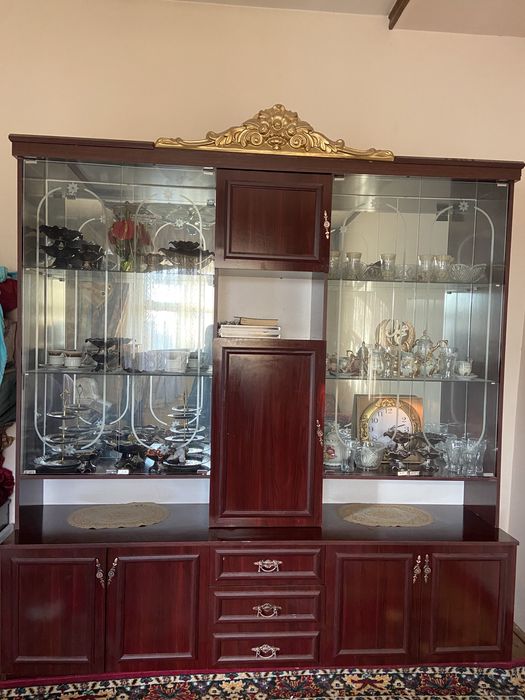 Продается мебельная стенка