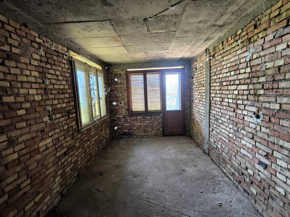 Продава се Къща в с. Тияновци, Област Видин - 320 кв.м за 76 €/кв.м - Снимка #13