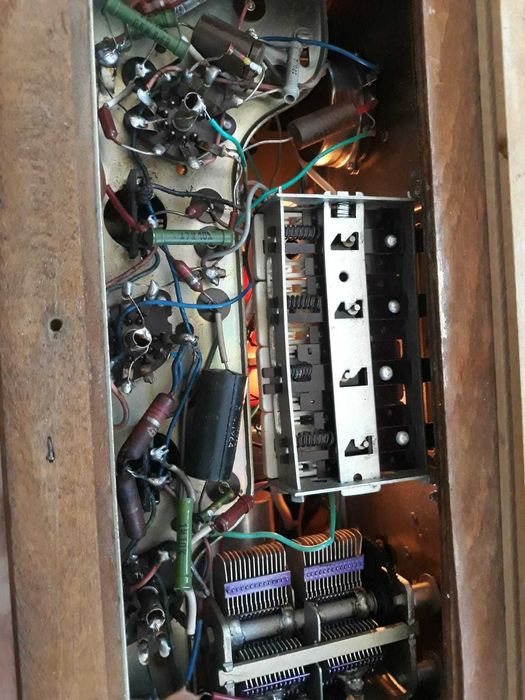 Radio cu tuburi Carmen S 632 A varianta rara