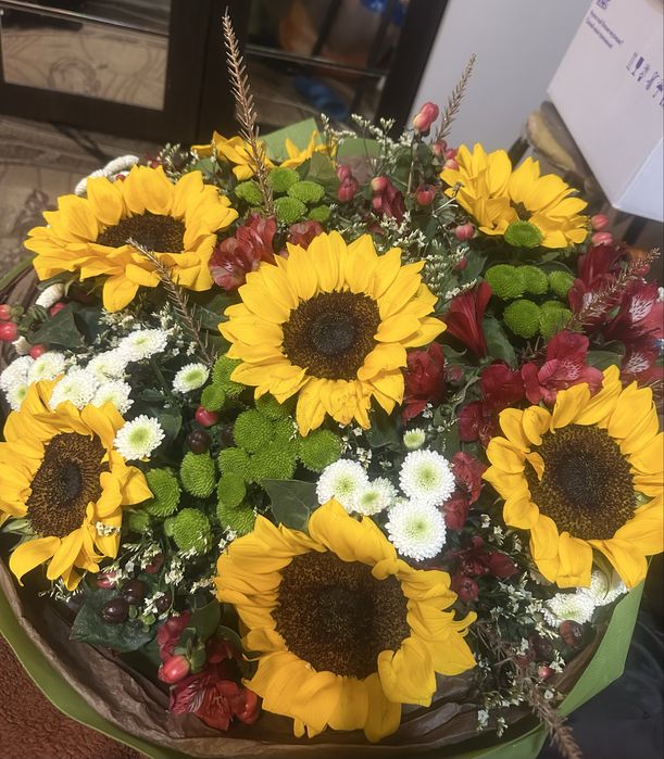Букет цветов подсолнухи