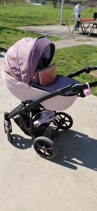 Бебешка количка  2 в 1 зимен и летен кош