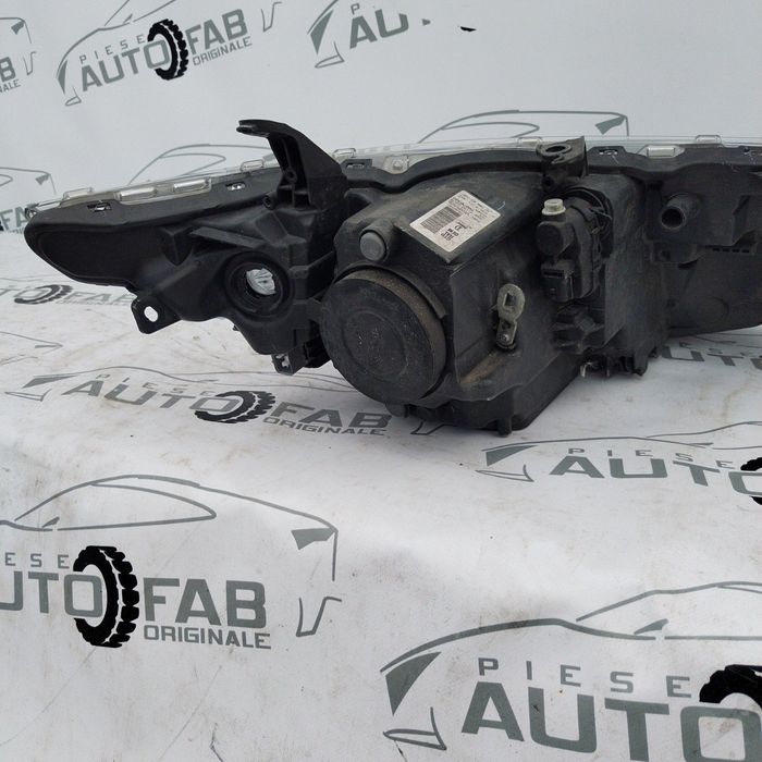 Far stanga Toyota Auris Facelift Lupa 81150-02K30 an 2015-2016-2017-20