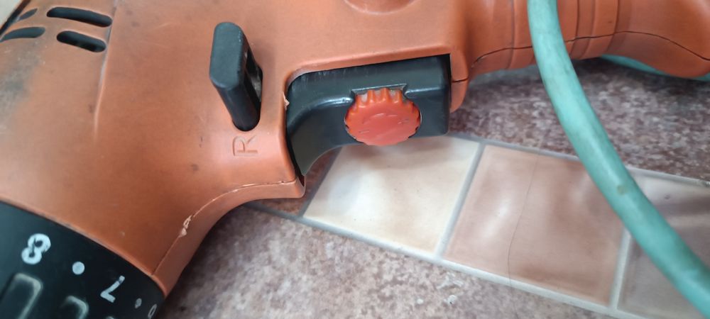 Шуруповёрт проводной