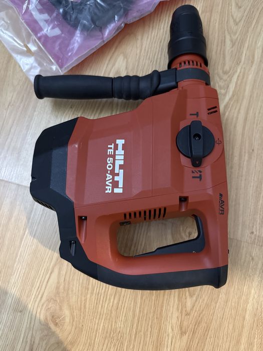Это профессиональный перфоратор Hilti Te 50-Avr