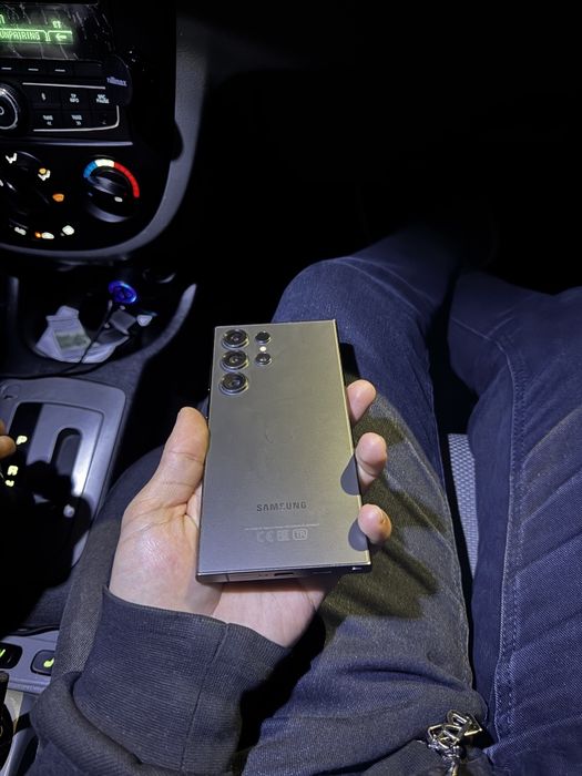 Samsung S24 Ultra 12/256 vetam kar dok full