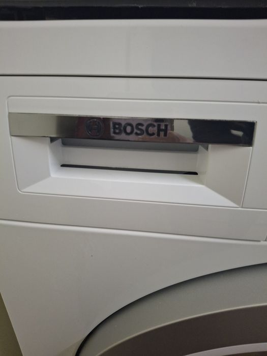 Продавам пералня BOSCH  SERIE6