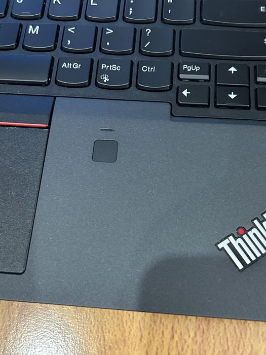 Като нов! Лаптоп Lenovo T480s i7/24GB RAM/512GB SSD, 3 мес. гар.!