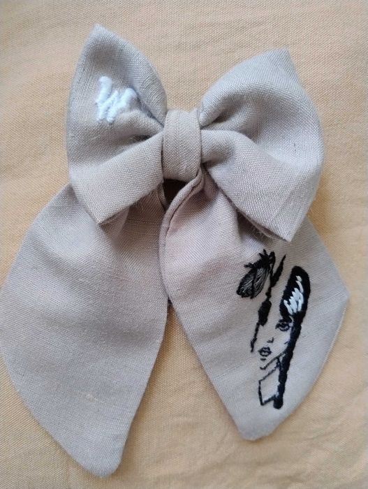 Панделка за коса ръчна изработка Wednesday