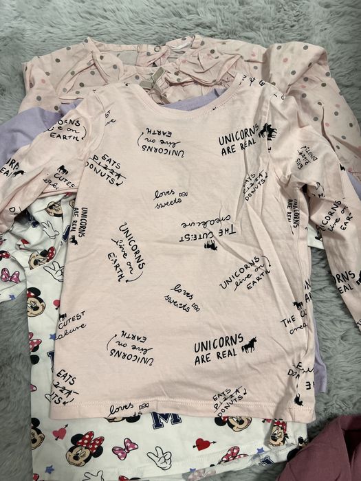 Дрехи за момиче.