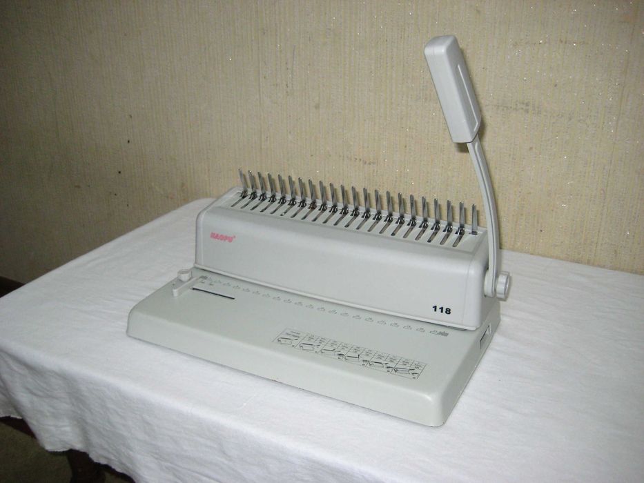 Переплет оригинал А4 металлический почти новым состоянии!