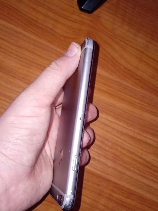 Vând telefon iphone 6s