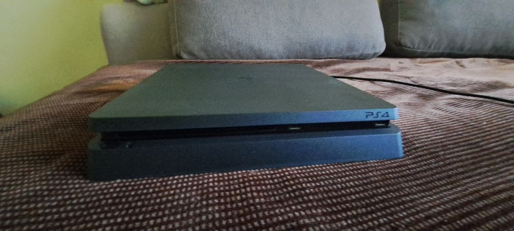 PlayStation 4 Slim 1TB PS4 ПС4 + 2 джойстика + 3 игри гр. Русе Дружба 1 ...