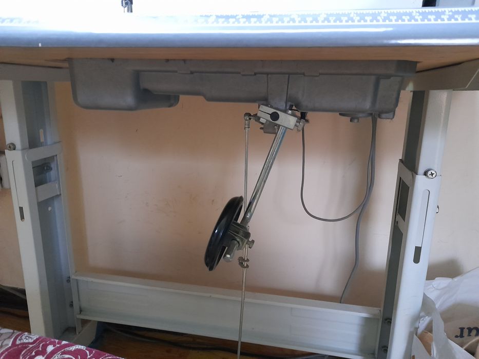 Тикув машинаси сотилади.