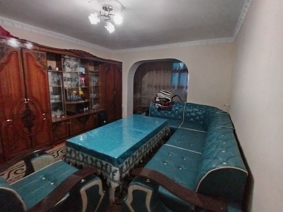 4 xonali do'm sotiladi