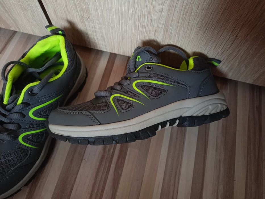 Нови маратонки за момче