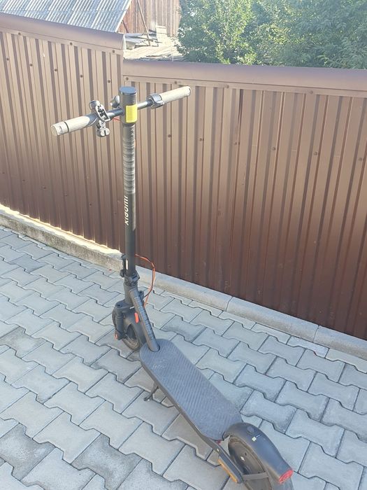 Vand trotineta electrică Xiaomi 25km/h viteza și autonomie 35km