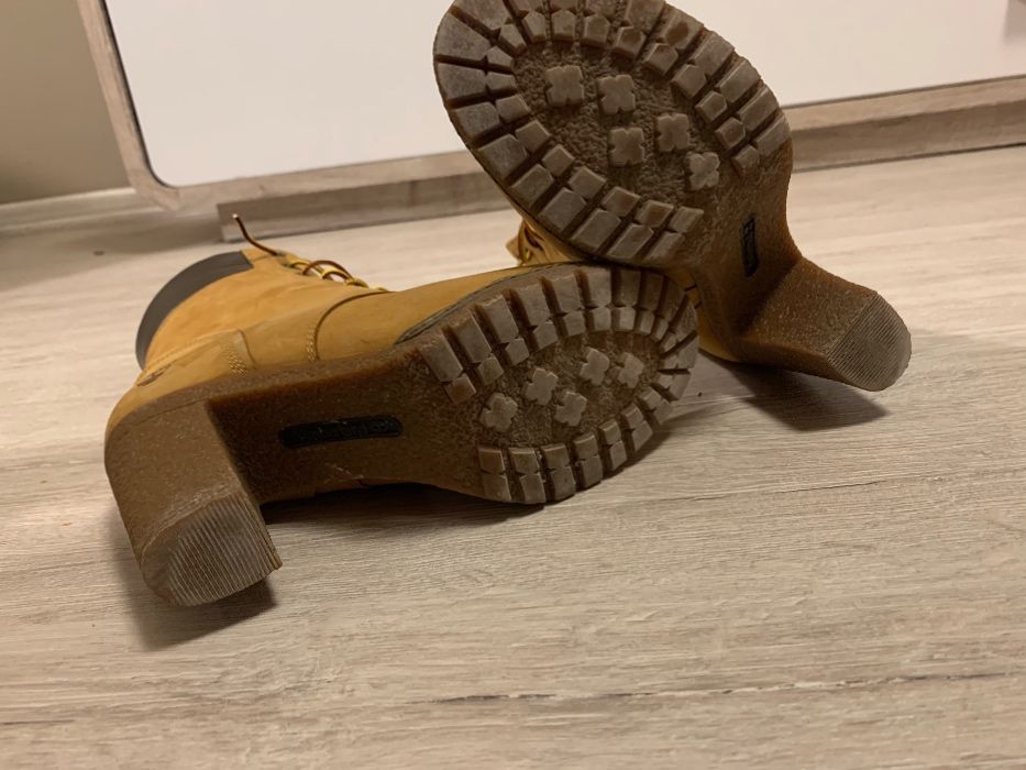 Timberland боти на ток - от първокачествен набук - като нови