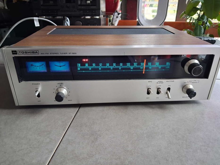 Toshiba ST-500 tuner
